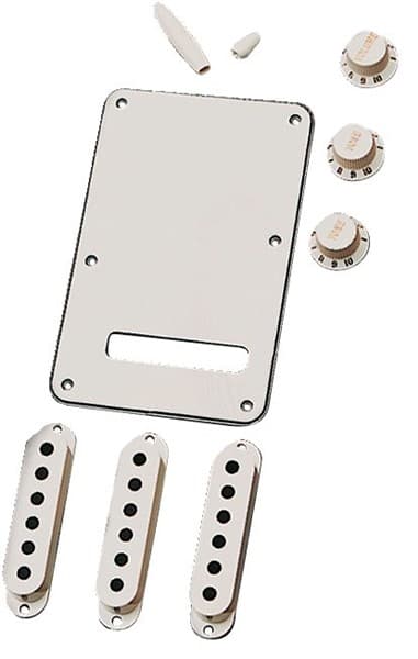 ACCESSORY KIT STRATOCASTER PARCHMENT